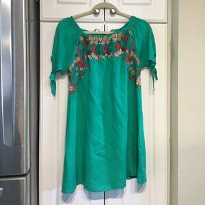 JODIFL Green Floral Embroidered Rayon Tunic Size Small